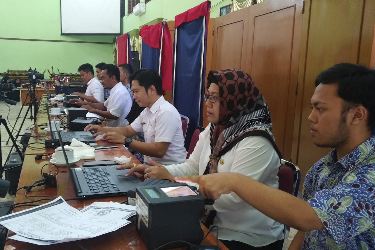 Jemput Bola Perekaman KTP di Sekolah: Upaya Masif Galakkan Tertib Administrasi Kependudukan