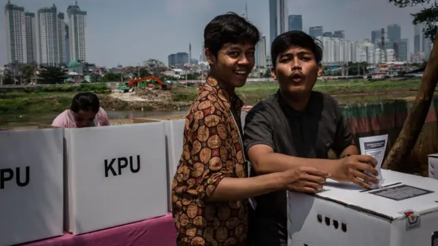 Strategi Partai Politik Menggaet Pemilih Muda di Indonesia 2025: Inovasi Kampanye, Media Sosial, dan Pergeseran Budaya Politik